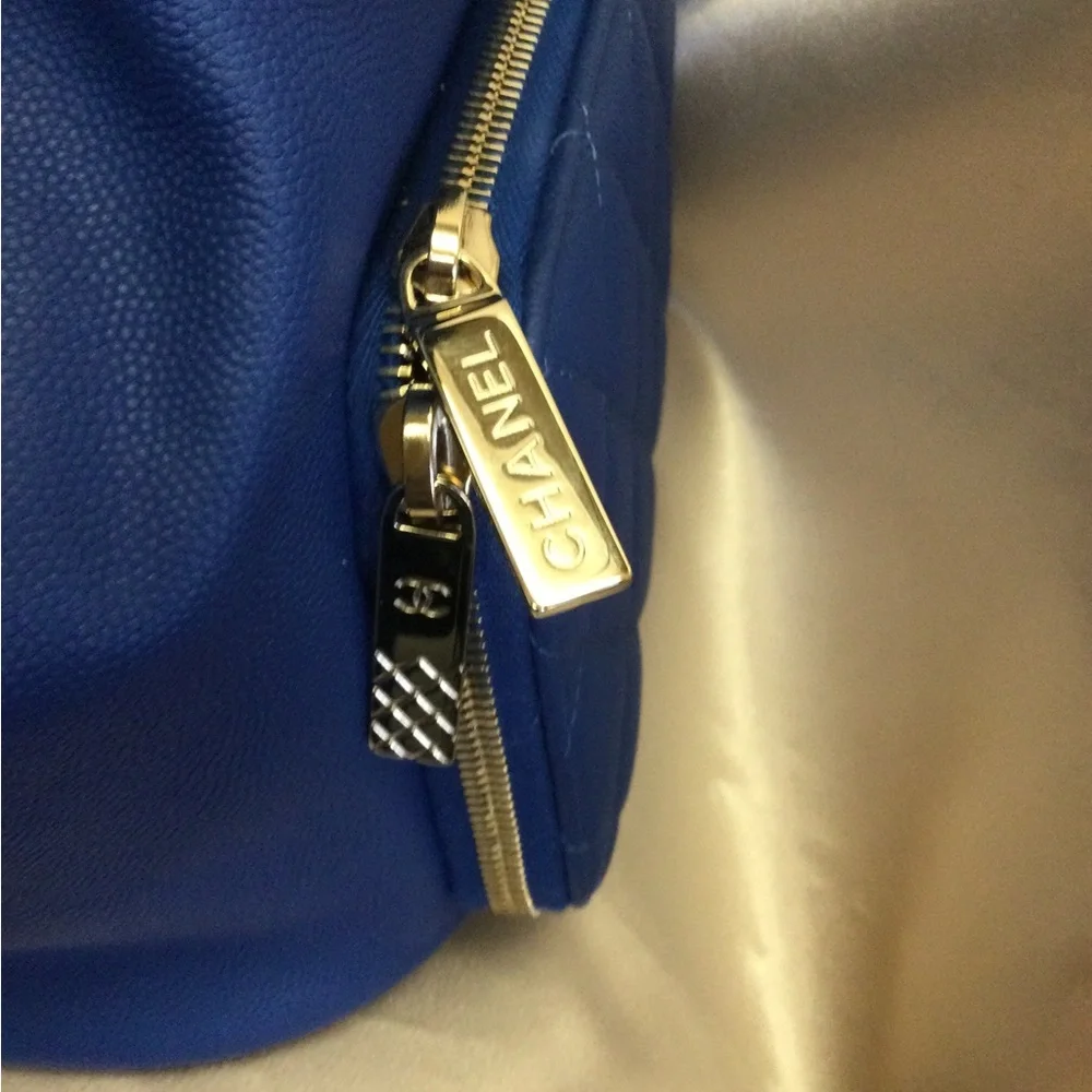 CHANEL affinity flaw 9”